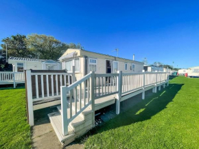 Fantastic 4 Berth Caravan In Skegness With Private Hot Tub Ref 96023H
